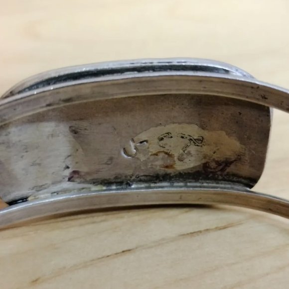 Vintage Native Turquoise & Mother of Pearl Sterling Silver Cuff Bracelet - Picture 4 of 4